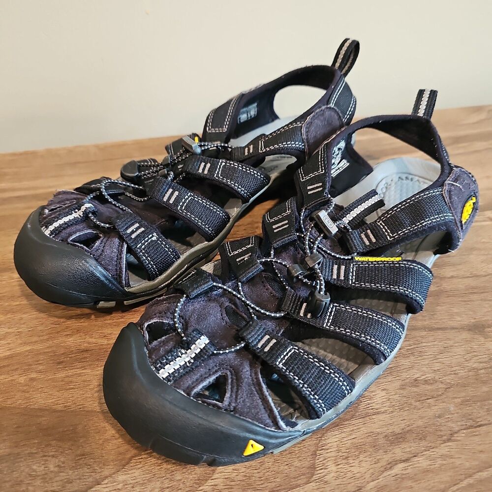Keen Clearwater CNX Sandals Men Black Cordlock Round Toe Waterproof Outdoor - 9
